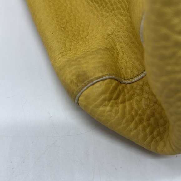 Levenger Yellow Soft Pebble Leather Shoulder Bag MCB8805A - Picture 4 of 16